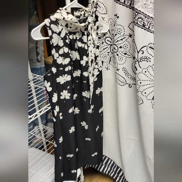 Ann Taylor women's  floral, lined mini...size 6P - Picture 5 of 11